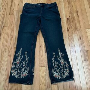 DG2 by Diane Gilman Floral Embroidered Jeans. Blue denim, size 14 Stretch!